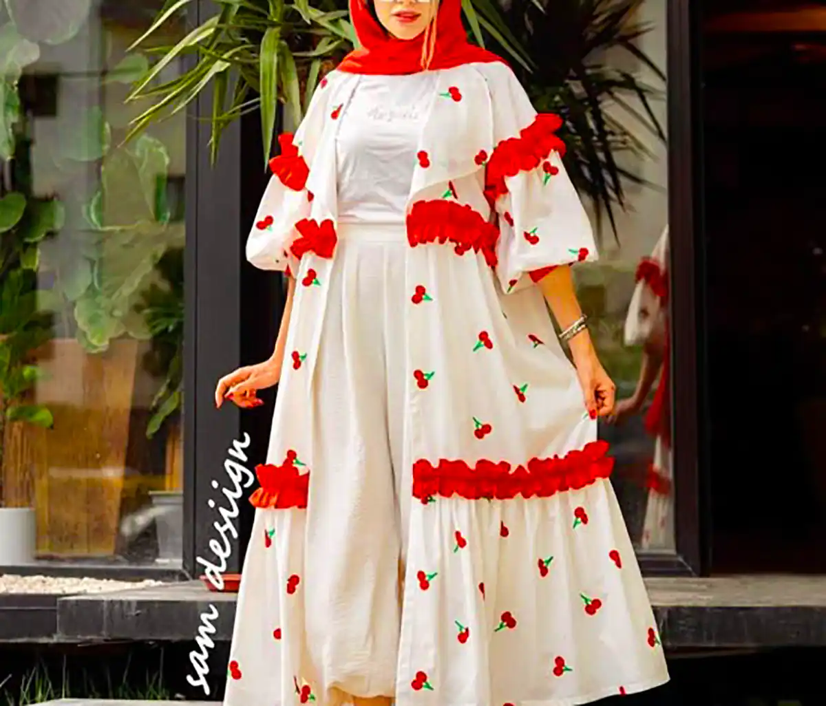 پیراهن طرحدار زمینه سفید