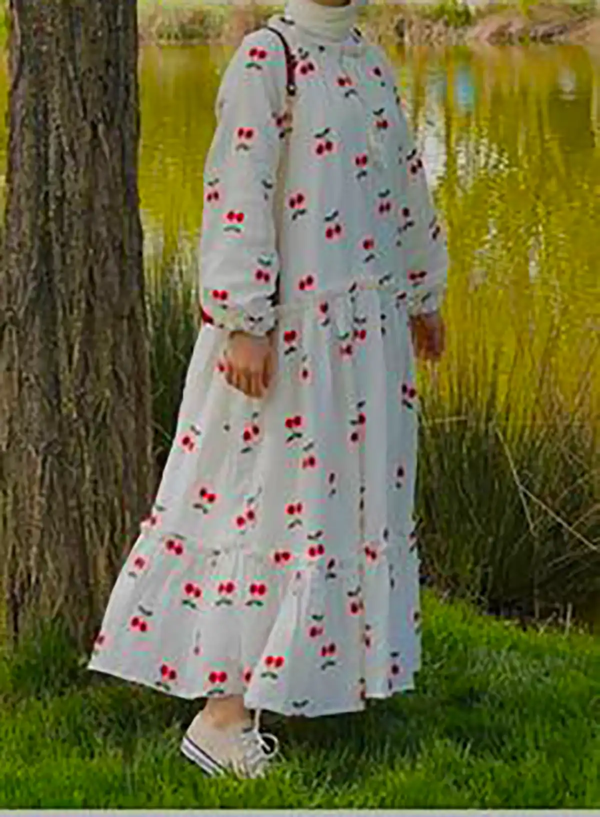 پیراهن طرحدار زمینه سفید