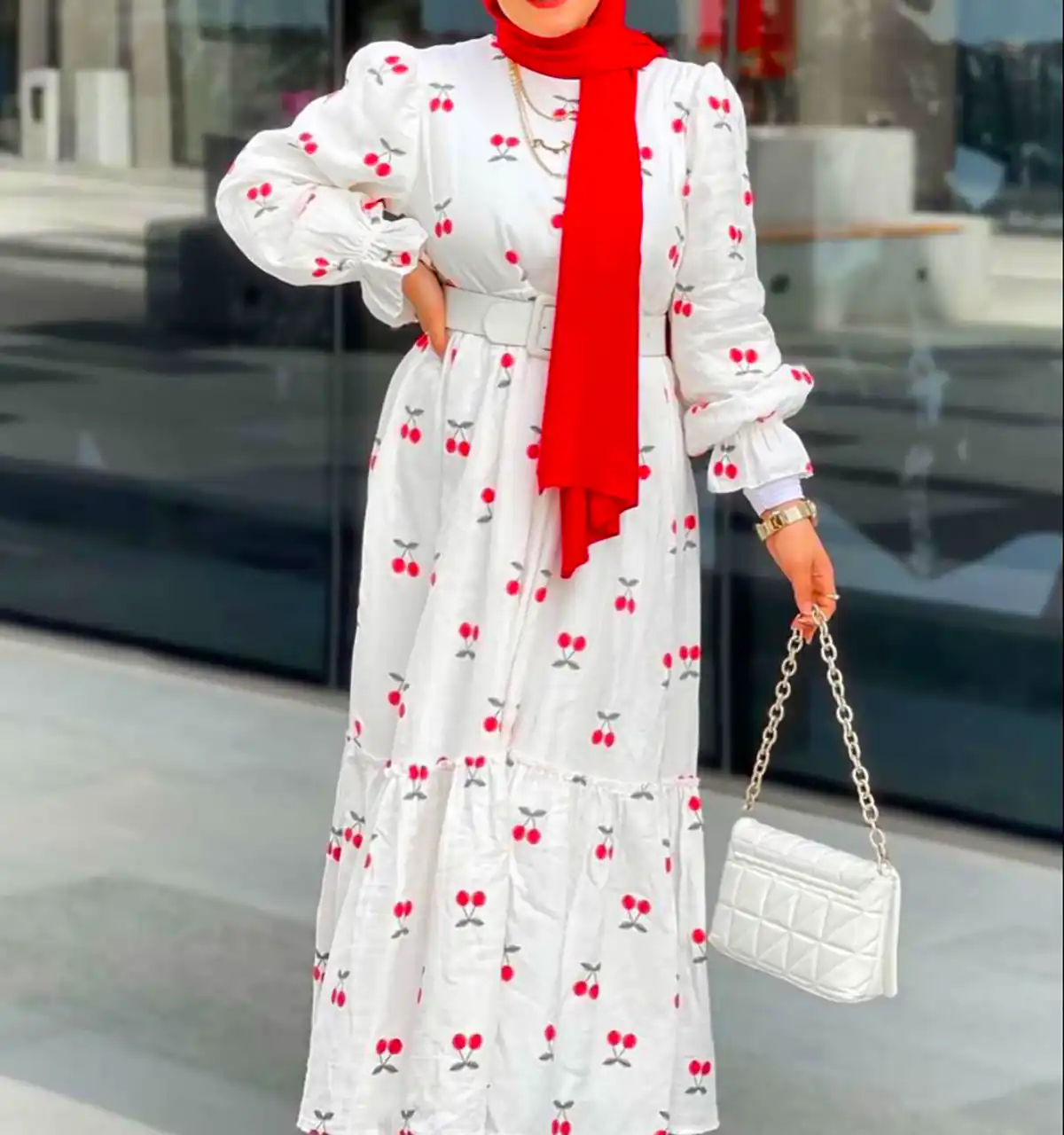 پیراهن طرحدار زمینه سفید