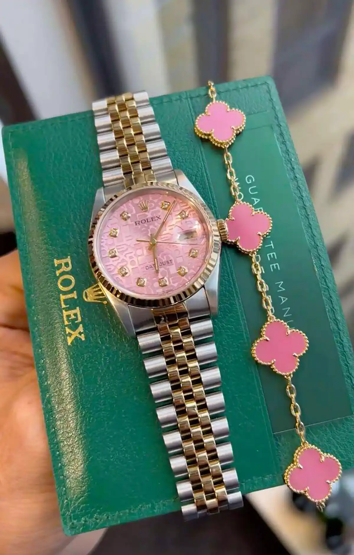 ساعت مچی دسته فلزی زنانه