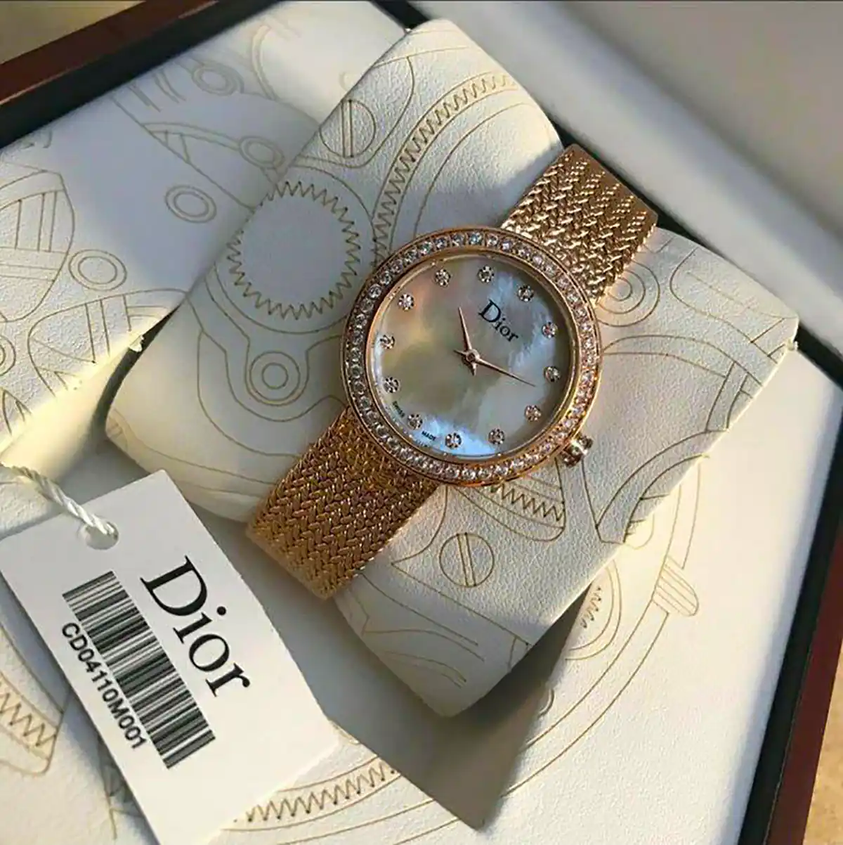 ساعت مچی دسته فلزی زنانه