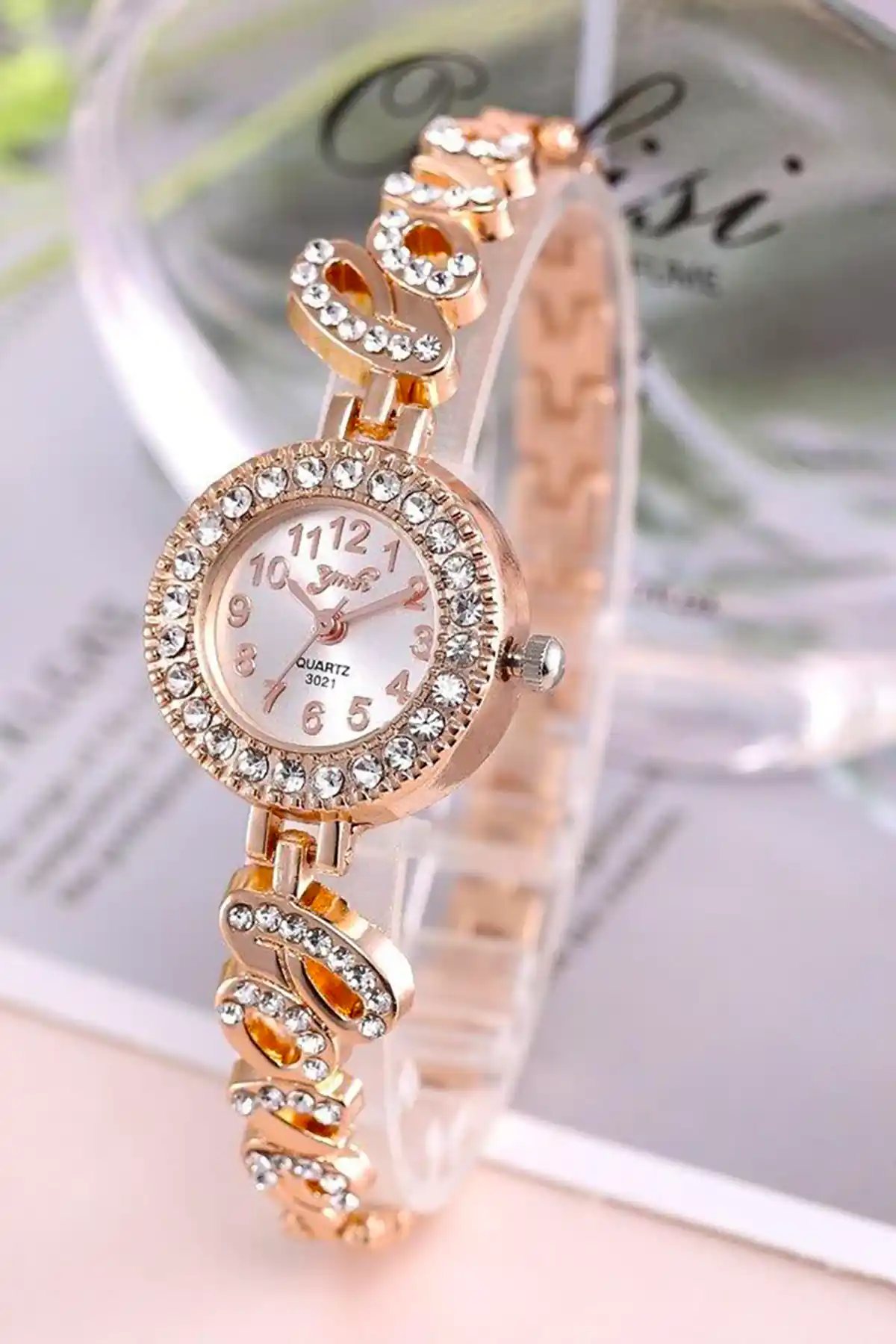 ساعت مچی ساده زیبا