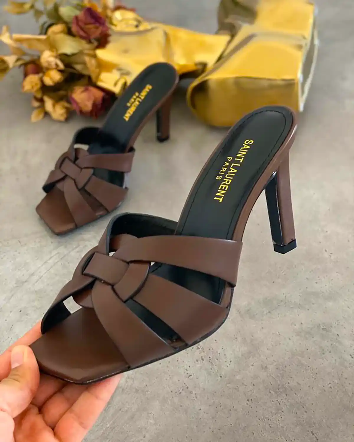 صندل رو فرشی پاشنه دار