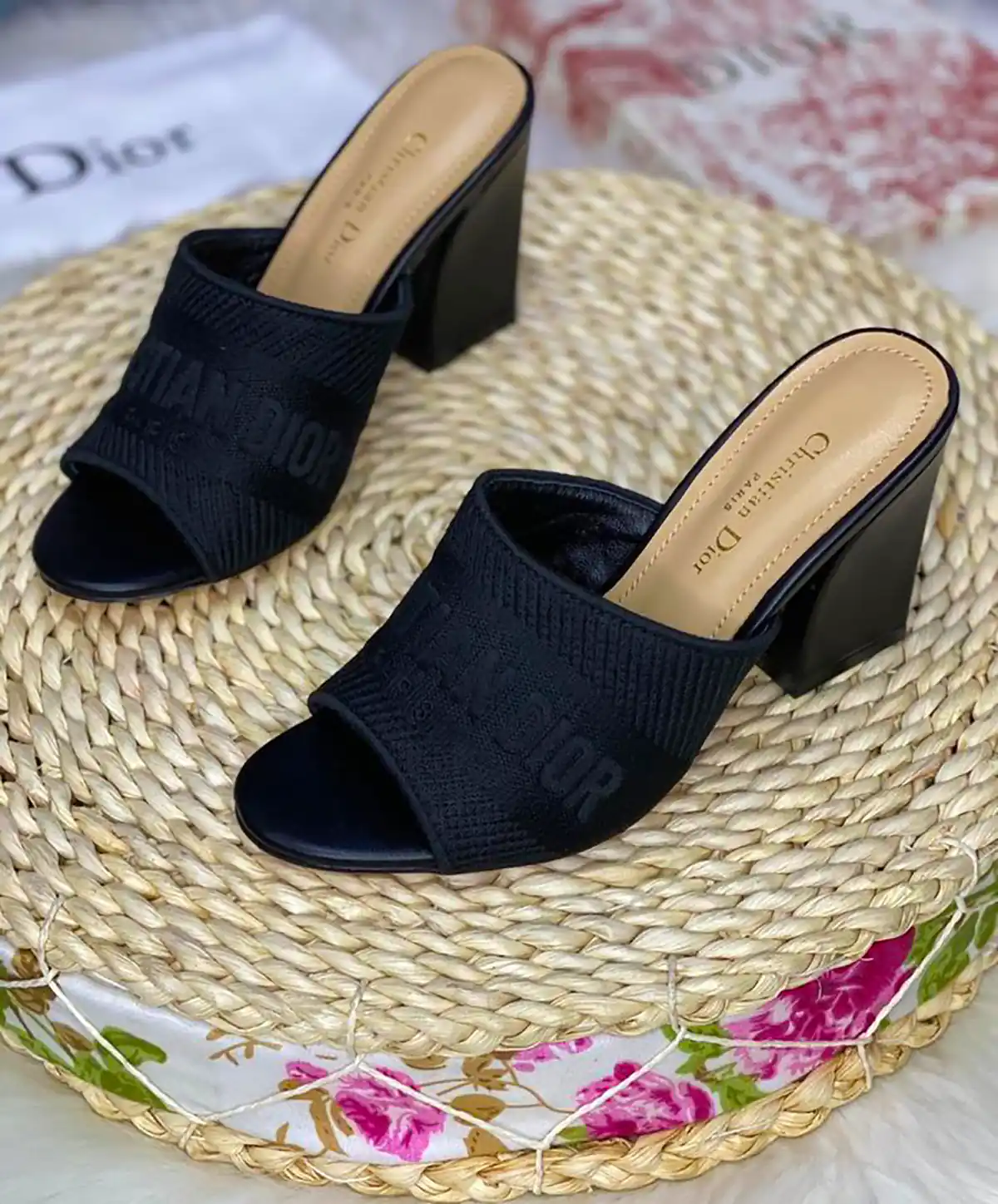 صندل رو فرشی پاشنه دار