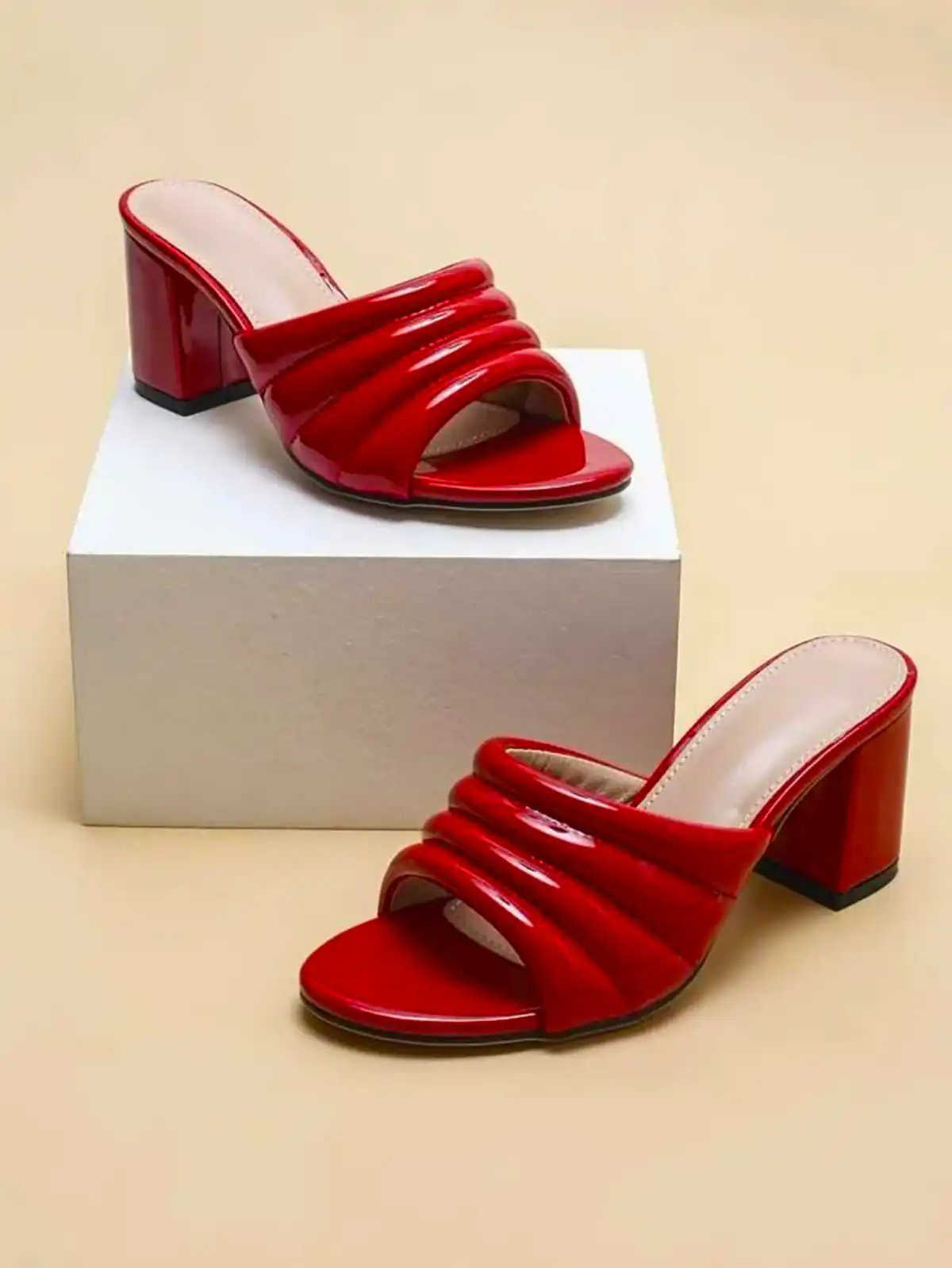 صندل رو فرشی پاشنه دار