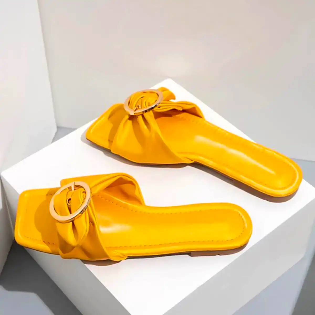 صندل زرد رو فرشی