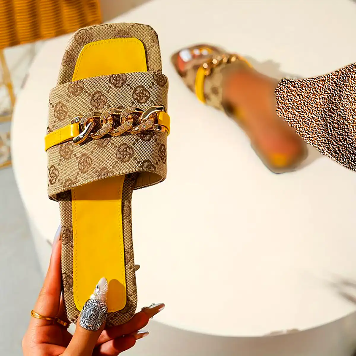 صندل زرد رو فرشی