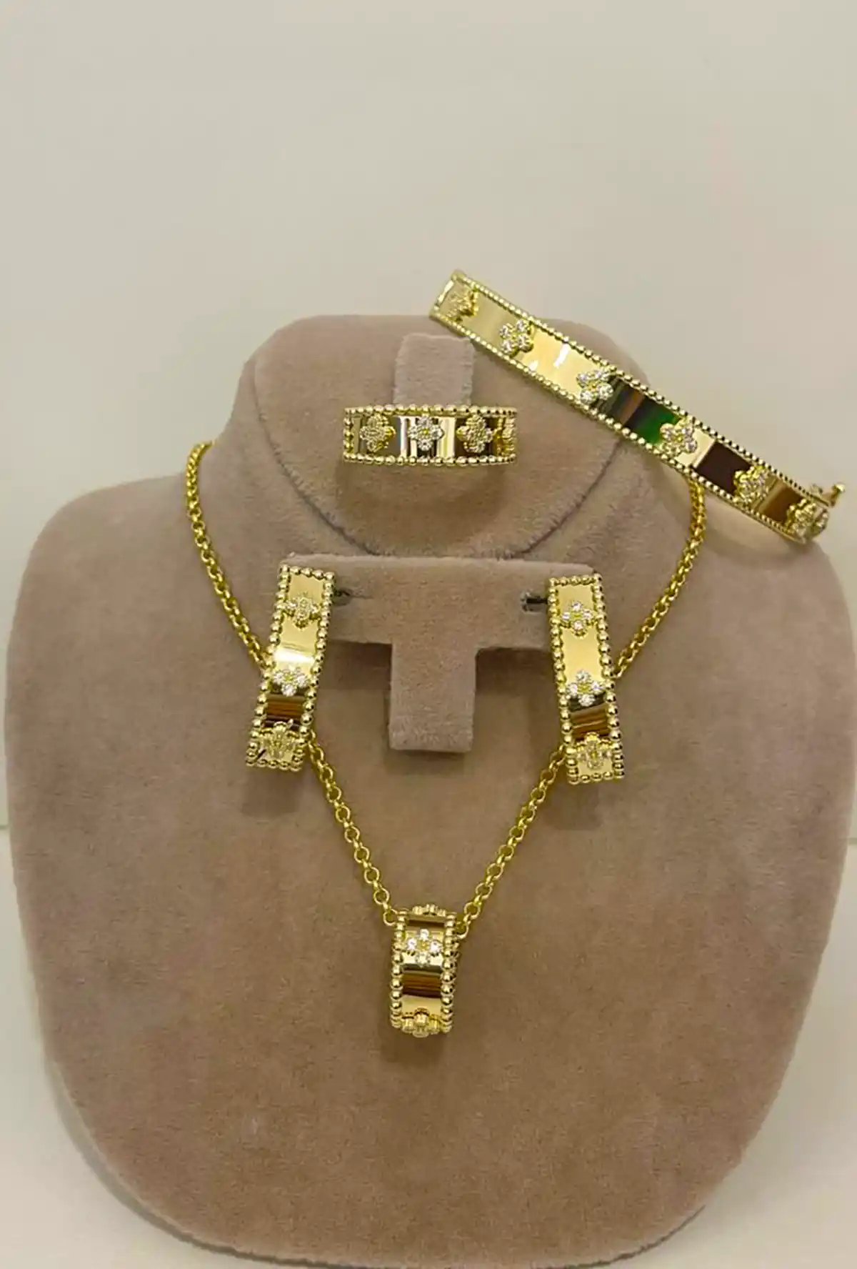 سرویس عروس لوکس ترند