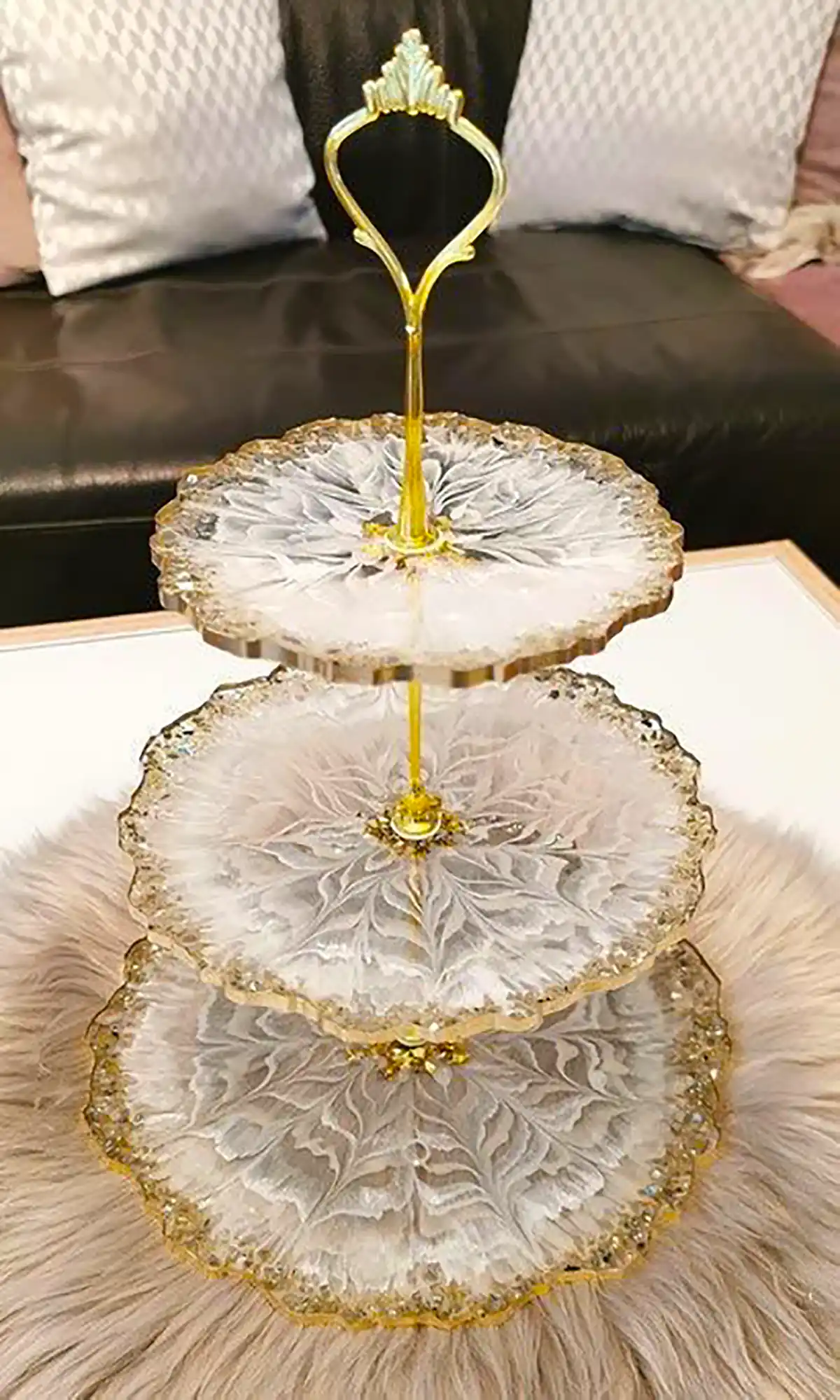 شیرینی خوری رزین شیک