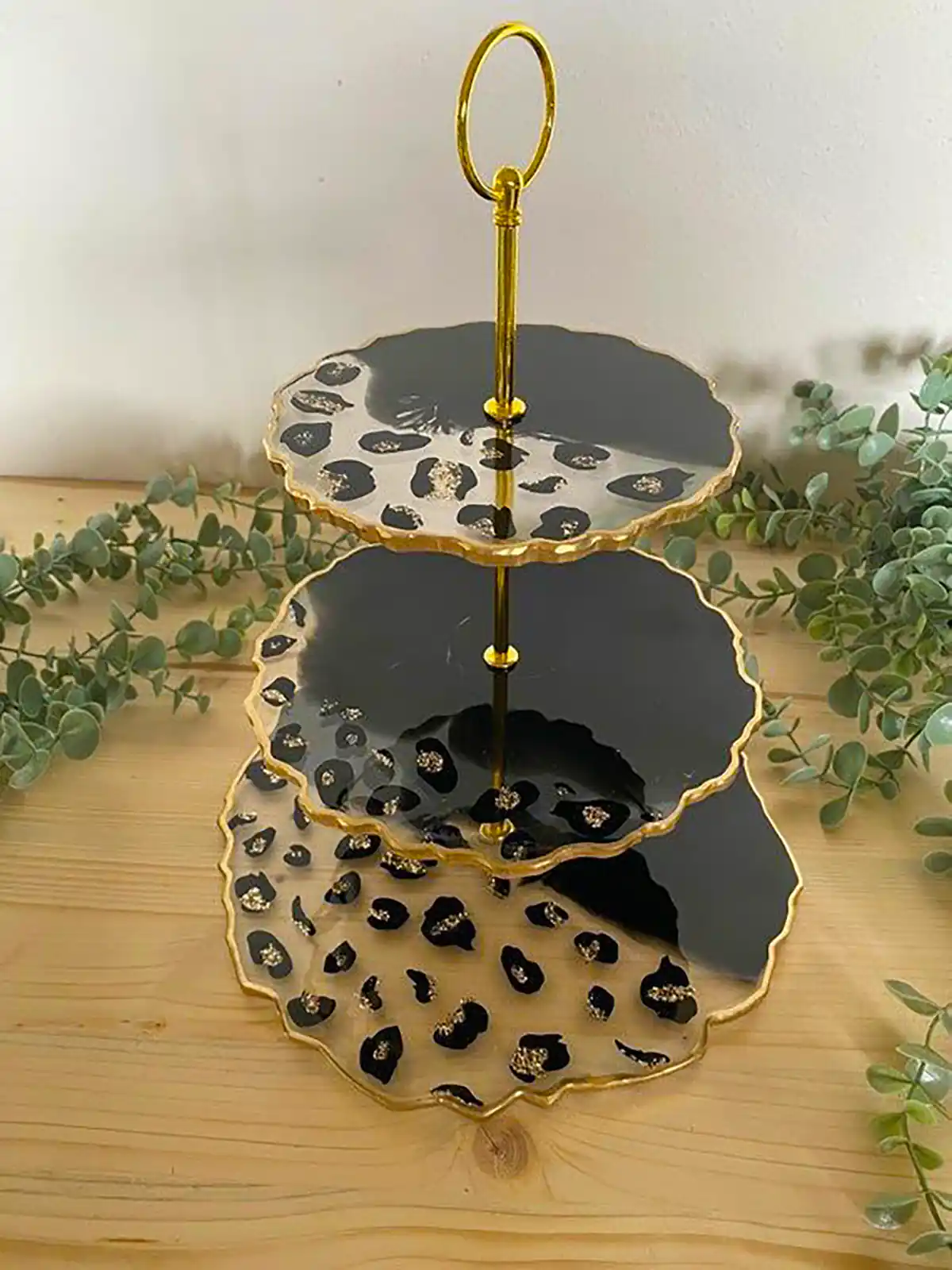 شیرینی خوری رزین شیک