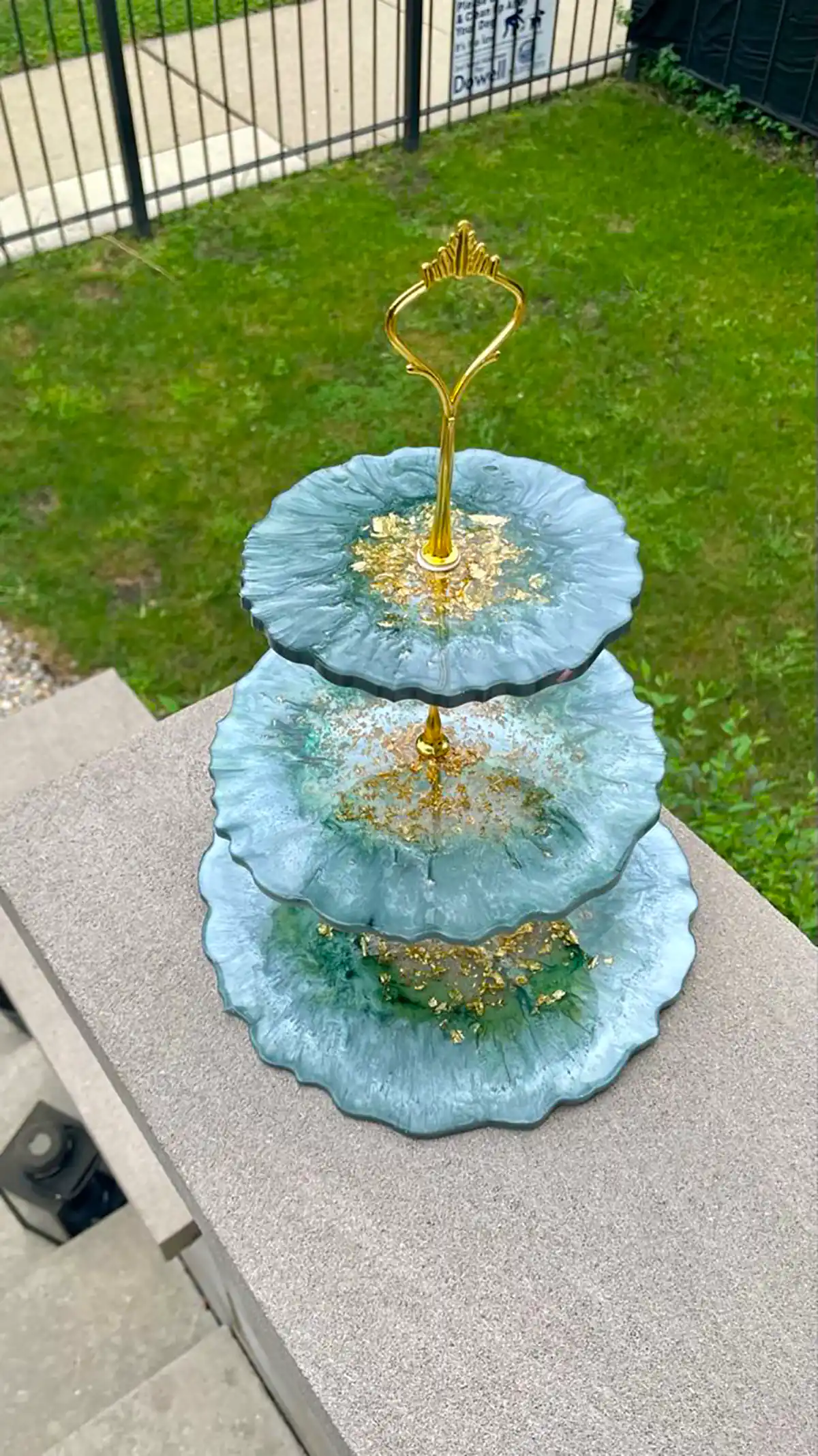 شیرینی خوری رزین شیک