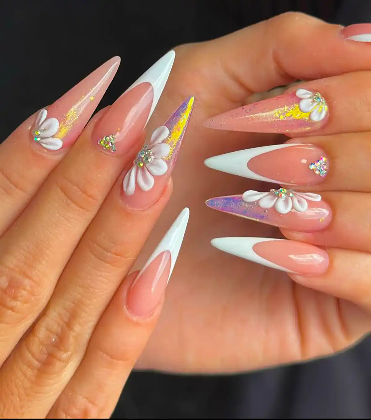 طراحی ناخن نوک تیز ترند