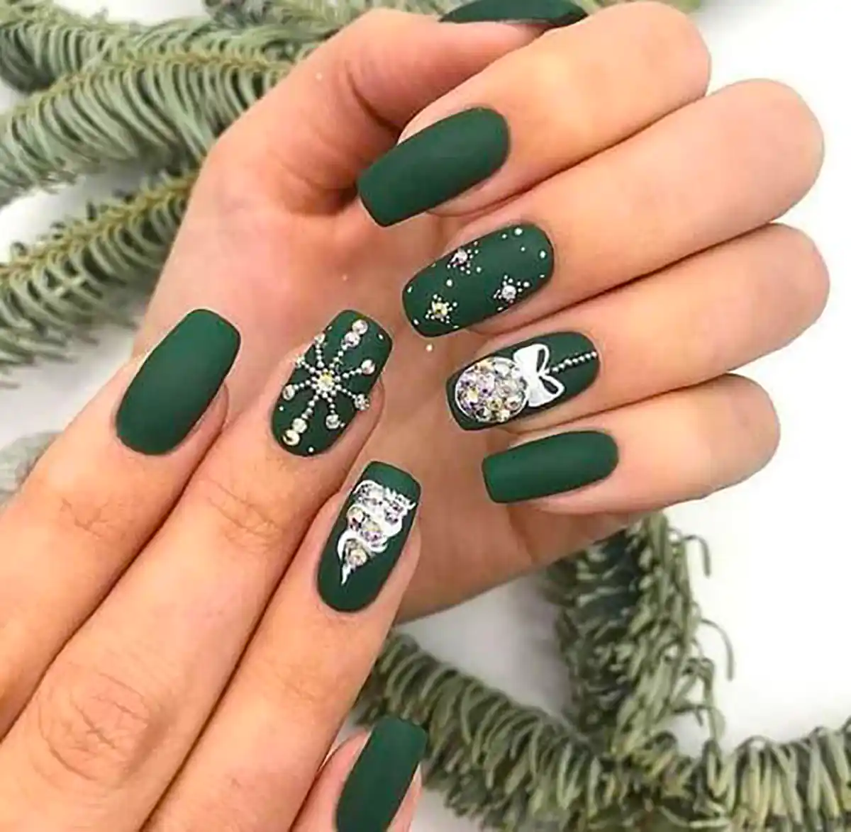 طراحی ناخن سبز شیک