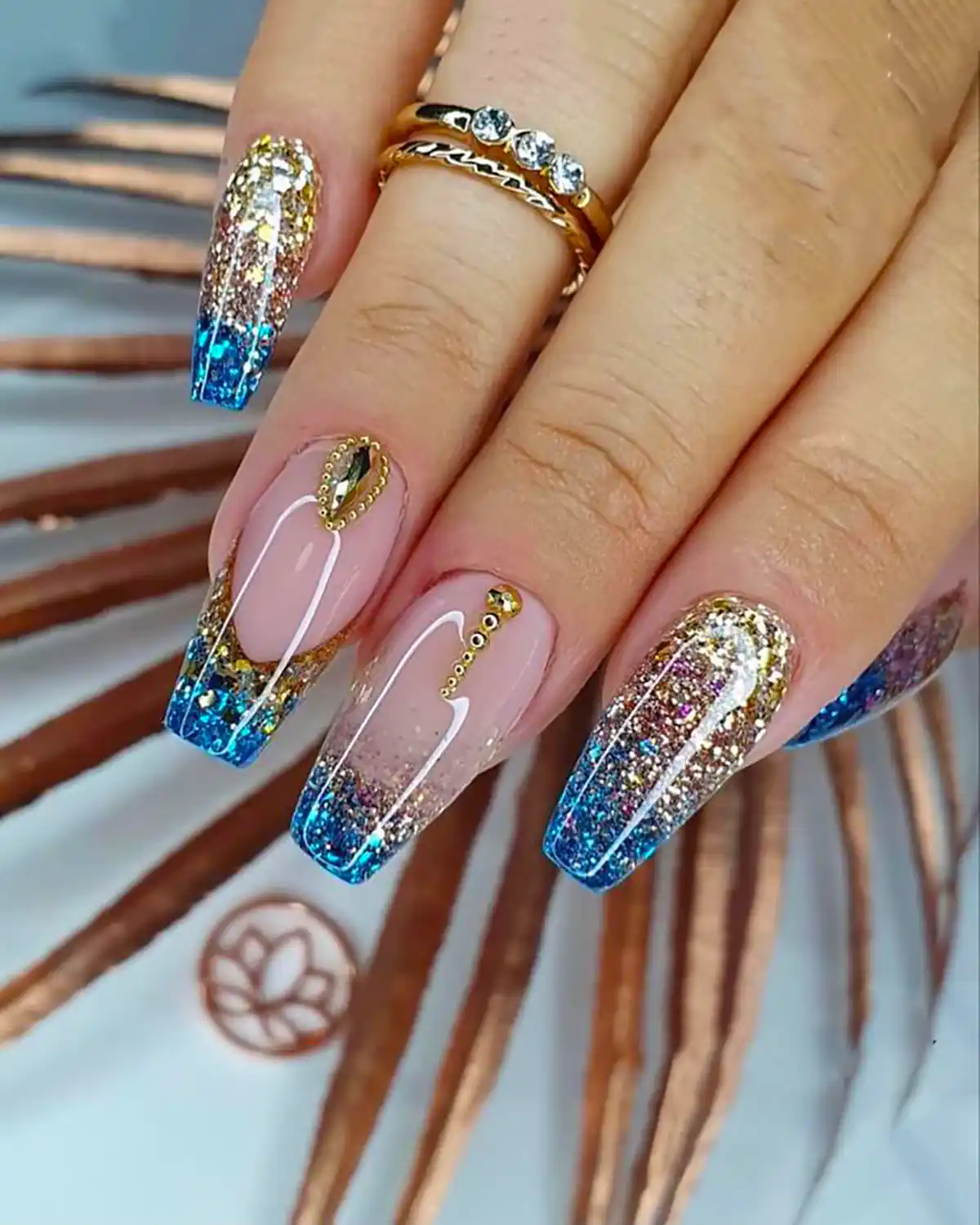 طراحی ناخن شاین دار