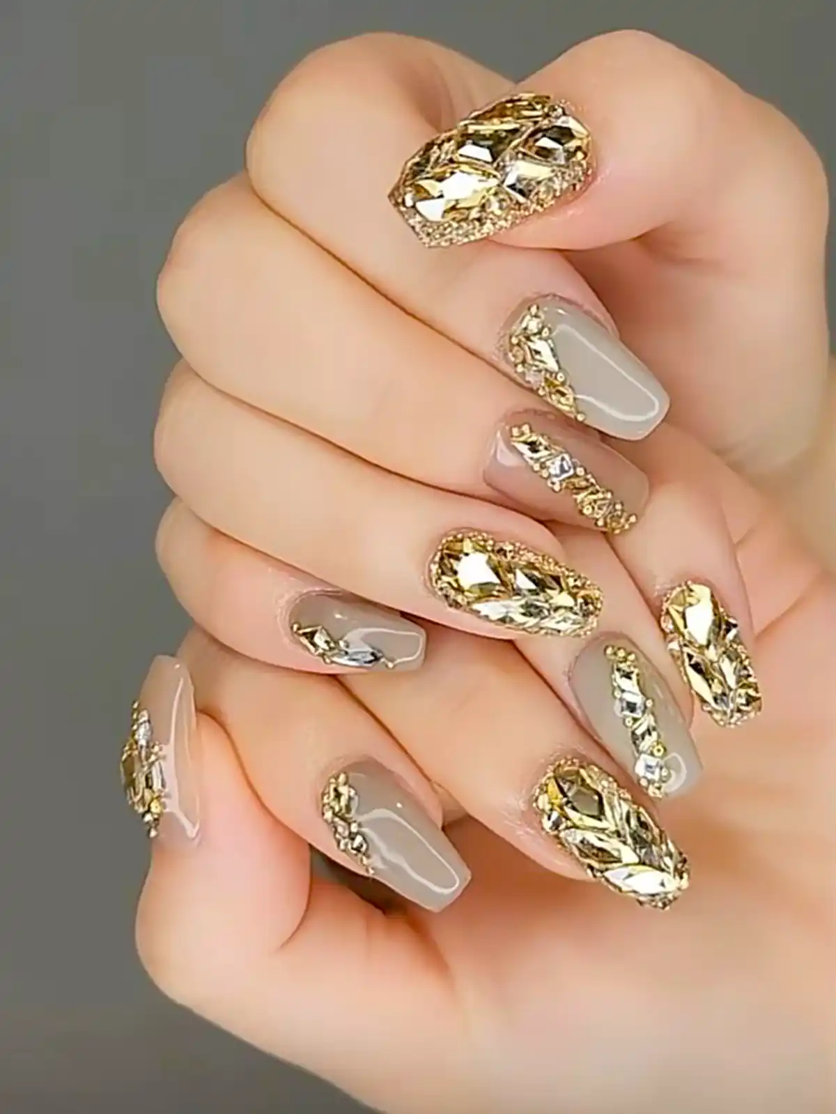 طراحی ناخن شاین دار