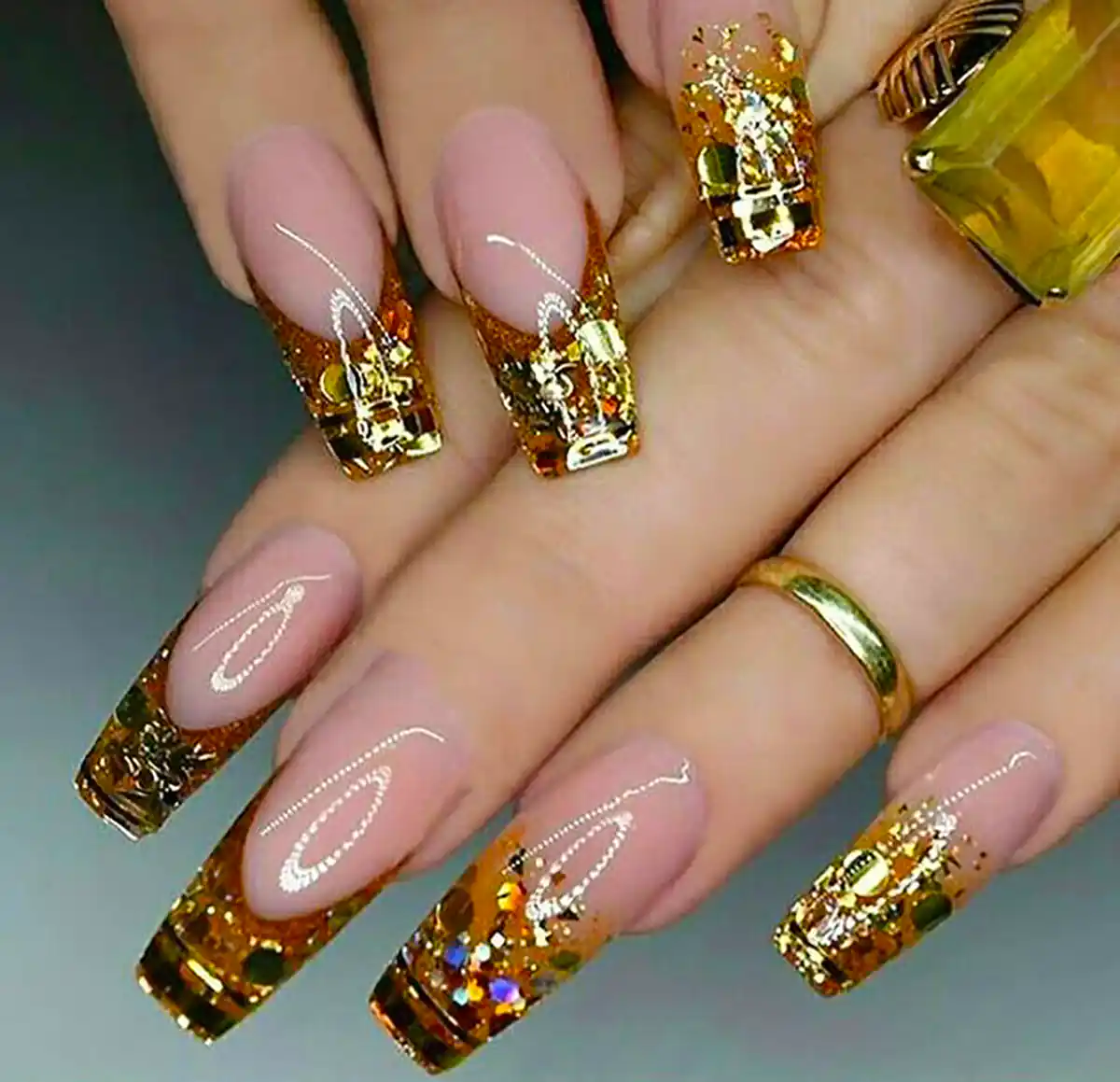 طراحی ناخن شاین دار