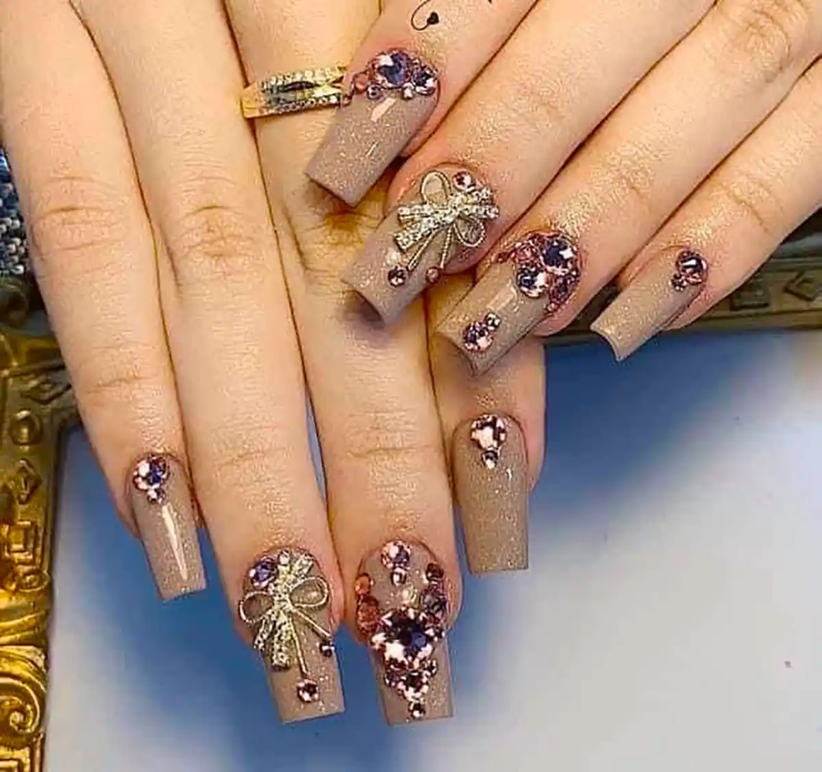 طراحی ناخن شاین دار