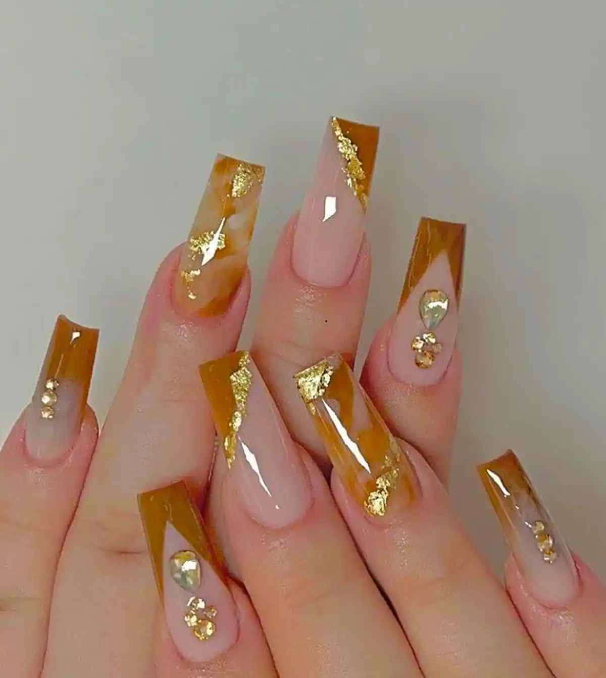 طراحی ناخن شاین دار