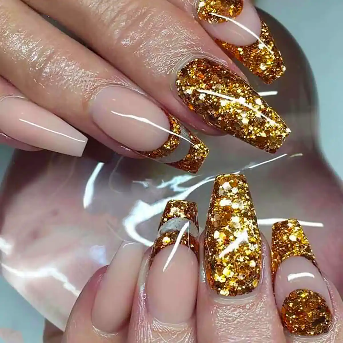 طراحی ناخن شاین دار