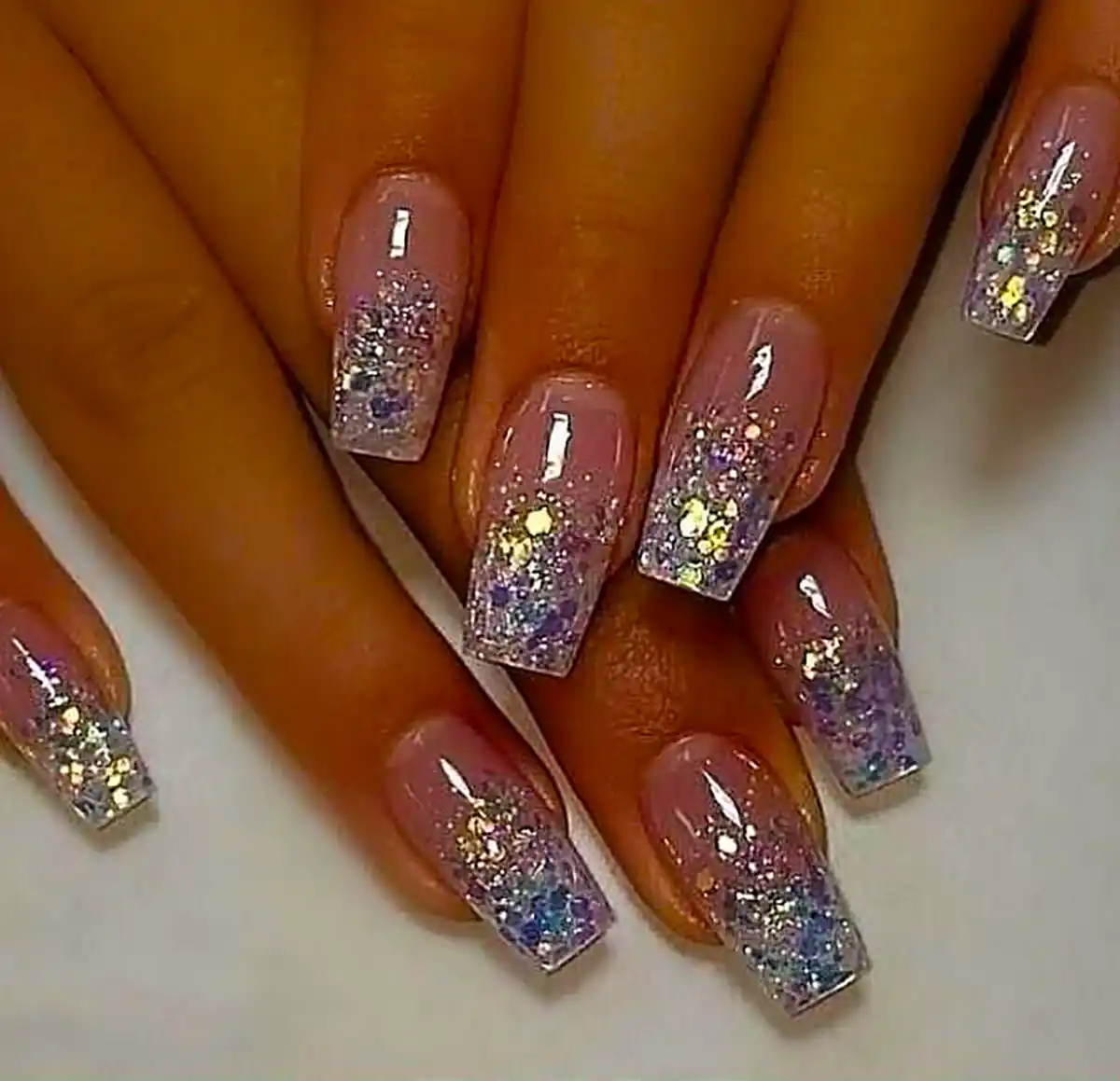 طراحی ناخن شاین دار