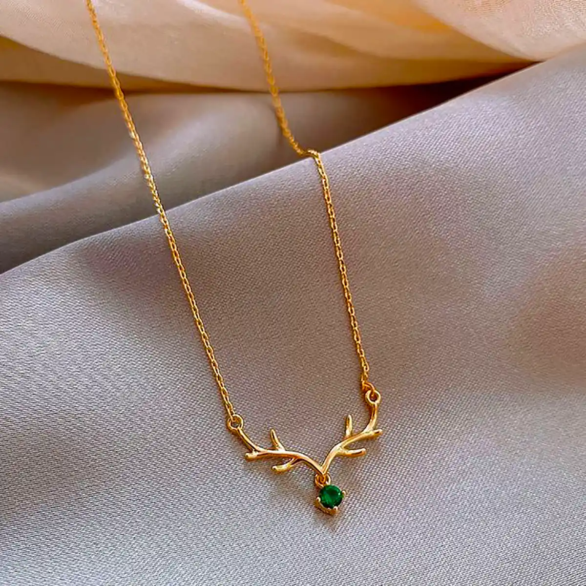 تو گردنی طلا خفن