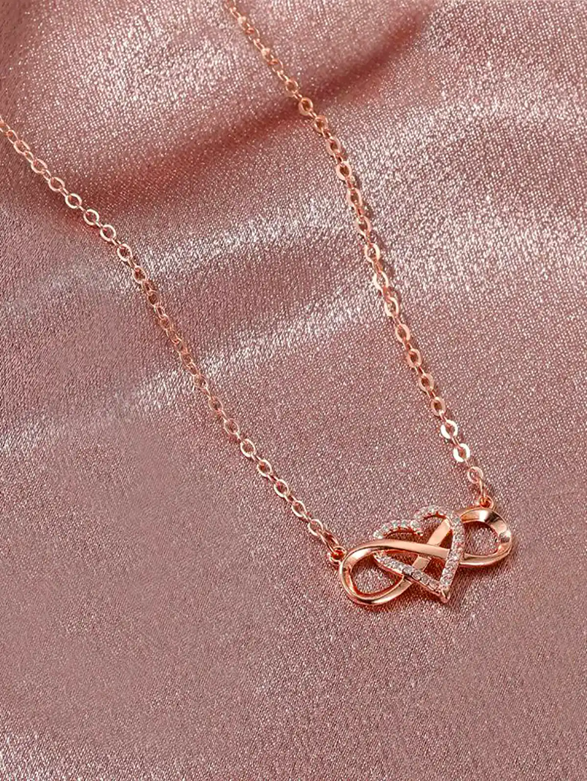 تو گردنی طلا خفن