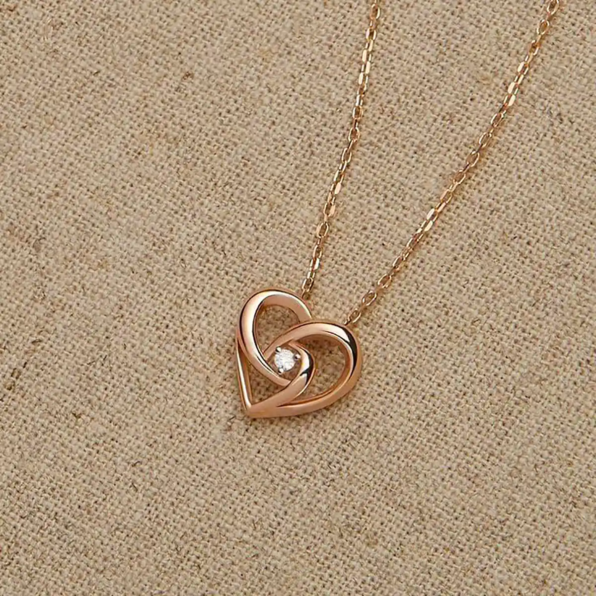 تو گردنی طلا خفن