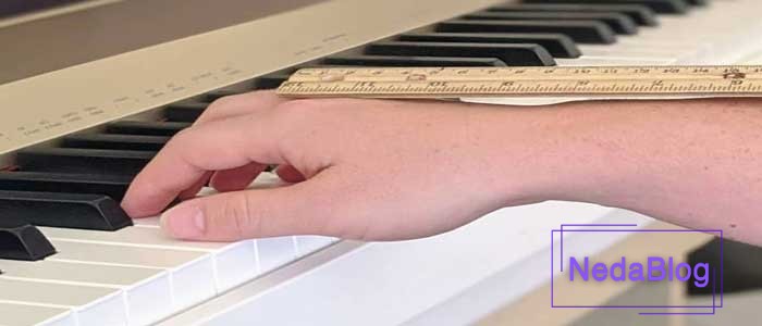 صحیح‌ترین حالت دست در پیانو