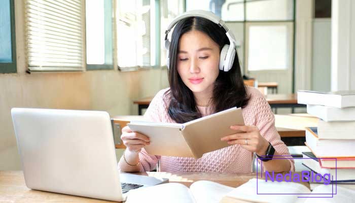 ۸ فایده گوش دادن به موسیقی هنگام مطالعه!