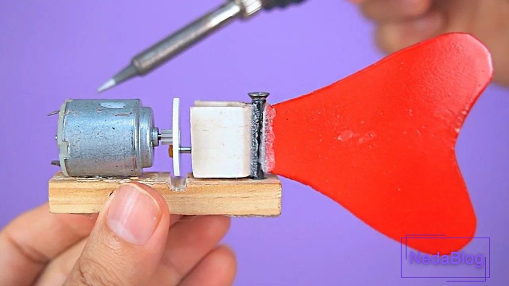 ویدیو کاردستی خلاقانه ماهی با وسایل دور ریختنی با موتور کوچک